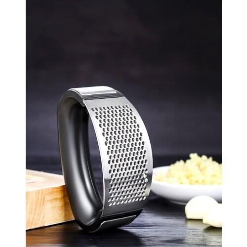 304 stainless steel manual circular garlic press garlic mashed garlic household kitchen garlic tool garlic press