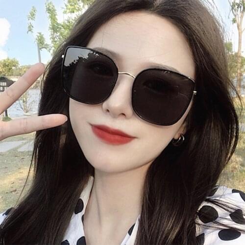 2021 Goggle Fashion Glasses Square Sunglasses Ladies Europe Hot Metal Sun Glasses Female Elegant Womens White Black Eyewear
