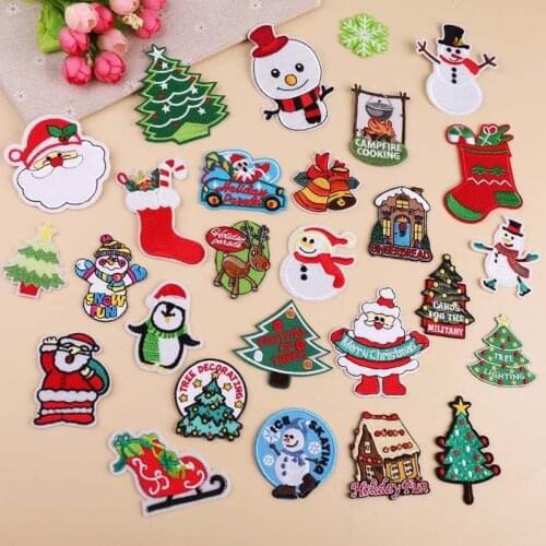PGY 1PGY New Years Gift Christmas Patches for Clothes Iron on Santa Snowman Embroidery Patch Coat Jackets Appliques Diy Decor