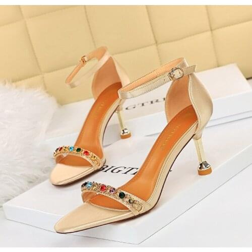 Women Roma Metal Chain Sandals Color Diamond Sexy Shoes 7.5cm Pink Satin Ladies Kitten Heels Open Hollow Out Toe Red Slingback