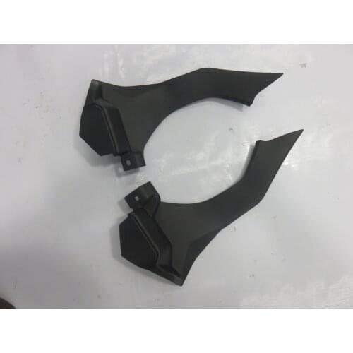 Motorcycle side fairing is suitable for yzf-r1 2015-2017 fuel tank side cover panel injection housing R1 15 16 17