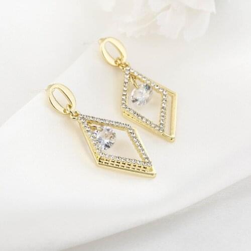 2021 Korean Fashion Earrings Geometric Hollow Diamond Shape Trend Temperament Personality Wild New Crystal Stud Earrings Brinco