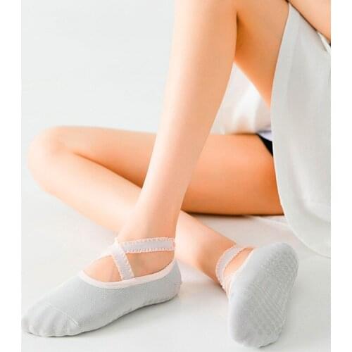 New Women Yoga Socks Non-slip Sports Ankle Socks Halter Pilates Ballet Dance Socks Gym Fitness Running Breathable Cotton Socks