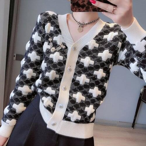 2021 Autumn Winter Thick Cardigan Women Warm Sweater Jacket Fashion V Neck Geometric Jacquard Knitted Cardigan Designer Clothes