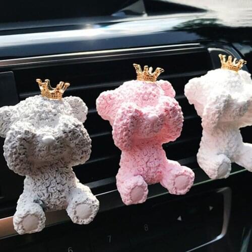 Car Diffuser Vent Clip Cute Cartoon Crown Bear Aromatherapy Vent Clip with Aroma Piece Auto Perfume Aroma Air Freshener for Car