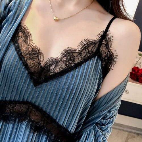 2019 Autumn And Winter Velvet Robe Suit Sexy Black Eyelash Lace Camisole Nightdress Robe Pajamas Home Furnishing Clothes Agent