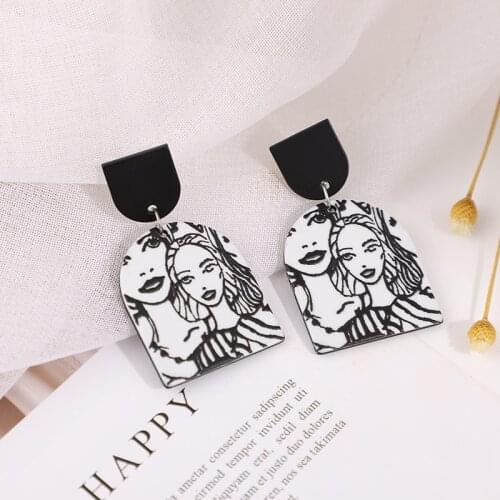 LZOWVYE Earrings
