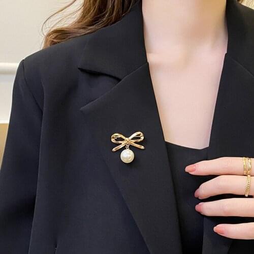 Anti-glare Fixed Clothes Pearl Bow Brooch Decoration Korean Sweet Crystal Brooch Scarf Pin Muslim Scarf Fashion Wild New Jewelry