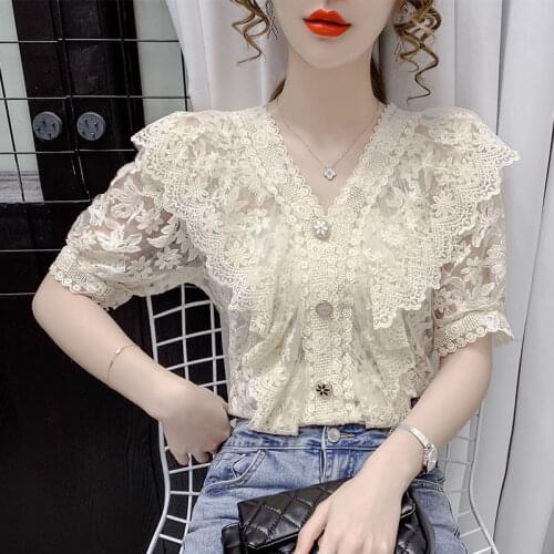 Summer western style shirt jacket women 2021 new Korean style temperament design sense niche V-neck lace shirt women casual