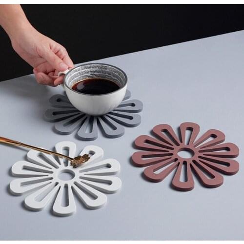 Heat Resistant Silicone Mat Cup Coasters Non-slip Pot Holder Table Placemat Hollow out Design Flower Shape Bowl Mats Pot Holder