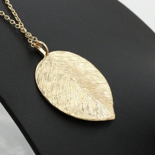RONGQING 1pcs 2018 New Sweater Chain Necklace Korean Palm Leaves Heart gold necklace for women Ornaments Accessories