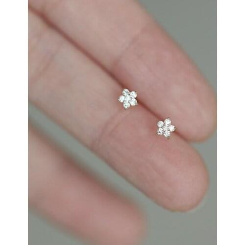 Delicate romantic white flower stud earrings with tiny cz paved gold color earring for cute girls lady women shiny earrings