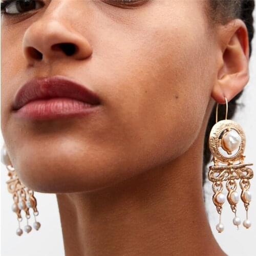 Hyperbole Imitation Pearl Carved Tassel Earrings Palace Style Elegant Luxury Hook Earrings Wedding Ear Accessories ET1021