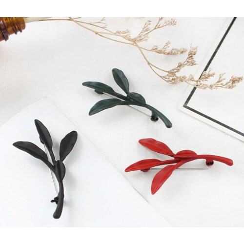 Simple fashion plant tricolor branch foliage shape brooch Elegant temperament female jewelry Backpack scarf sweater pin
