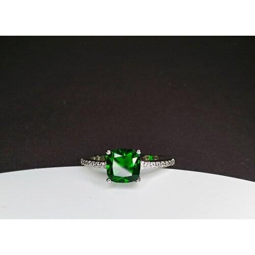 New Fashion Four Claw Square Green Zircon Ring Womens Silver Plated Ring Brides Wedding Engagement High Grade Jewelry Gift