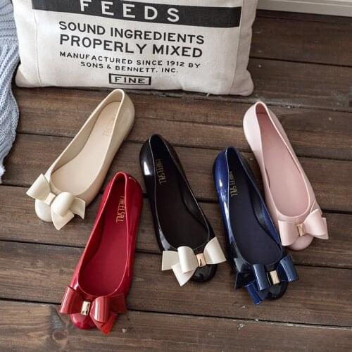 Round Toe butterfly-knot flats famous designer waterproof shallow women summer wedding shoes brand red soft bottom loafers 2019