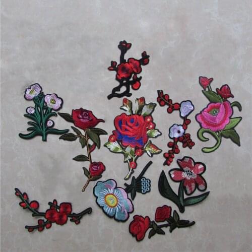 New fashion butterfly Patches Cheap Embroidered Cute Patches Iron On Cartoon Patches For Clothes Kids Jeans Applique Badges