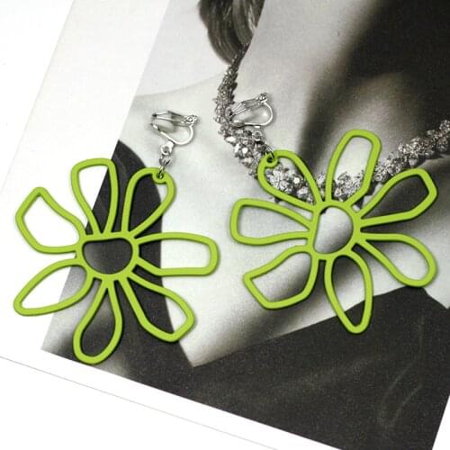 Avocado Green Flower Clip On Earrings No Hole Ear Clips Romantic Flowers Earring Without Piercing Minimalist Earrings CE420