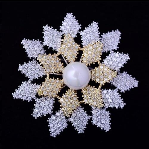 Fashion Jewelry White Zircon Flower Brooches for Women Silver Color Brooch Pins Mode Female Luxury Broche Pin