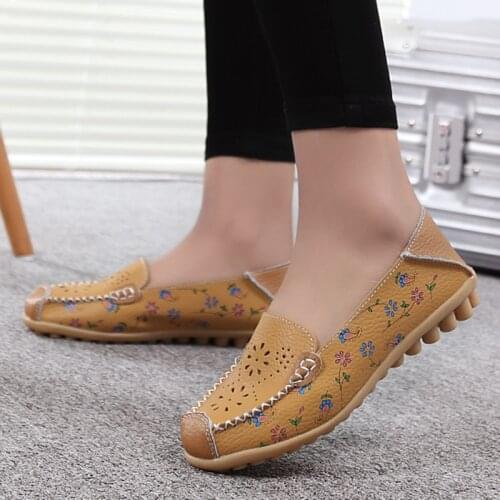 Women 2021 Summer Loafers Shoes Leather Stitching Outdoor Footwear Femme Floral Pattern Mixed Color Sewing Elegant Women Soulier