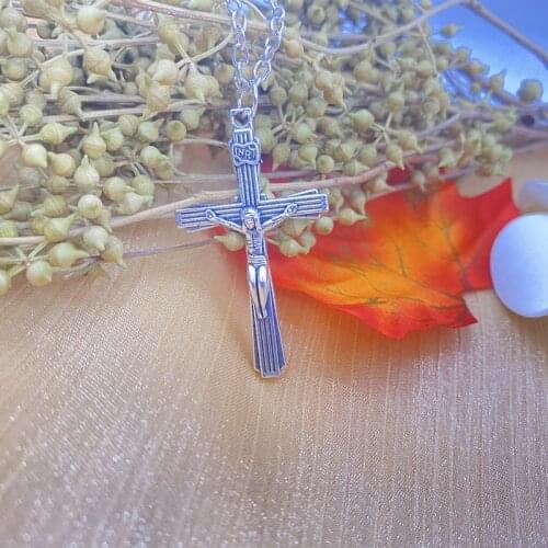 Fashion New Alloy Cross Jesus Necklace Pendant Give Gifts Women Mens Necklaces Pendants