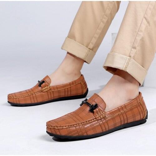 Designer Shoes Men Zapatos De Hombre Slip On Genuine Leather Shoes Casual Male Shoes Comfortable Driving Moccasins Soft Loafers
