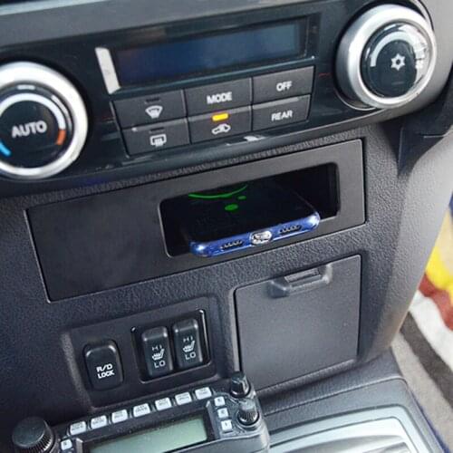 For Mitsubishi Pajero 2017 2018 car accessories 10w QI wireless charger mobile phone charger charging case phone holder