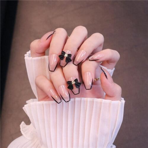 24pcs Middle Long Stiletto Fake Nails Punk Snake Pattern Black White Matte False Nails Artificial Full Nail Tips Manicure Tools