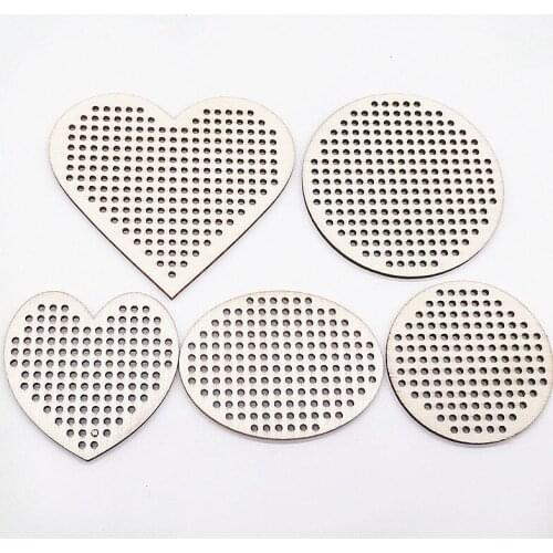 10 pieces of wooden handicrafts small heart-shaped pendant home decoration manual diy cross-stitch hole carving wood