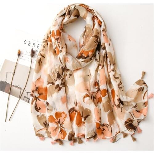 2021 Spain New Fashion Retro Petal Floral Fringe Viscose Shawl Scarf Women High Quality Print Soft Hijabs and Wraps Muslim Sjaal