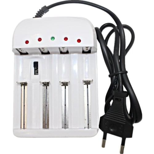 Universal Intelligent Li-ion/Ni-MH 18650/26650/AA/AAA Battery Charger 4 Output 1.2V/1.5V/3.6V/4.2V for LED Flashlight US/EU Plug