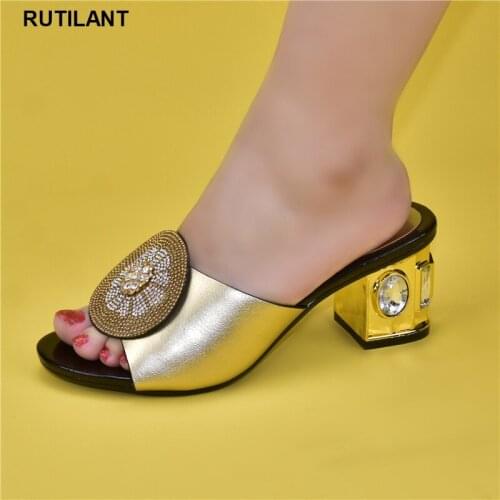 Latest Italian Women Wedding Pumps with Rhinestone Slip on Shoes for Women African Shoes Ladies Sandals Shoes for Wedding Women