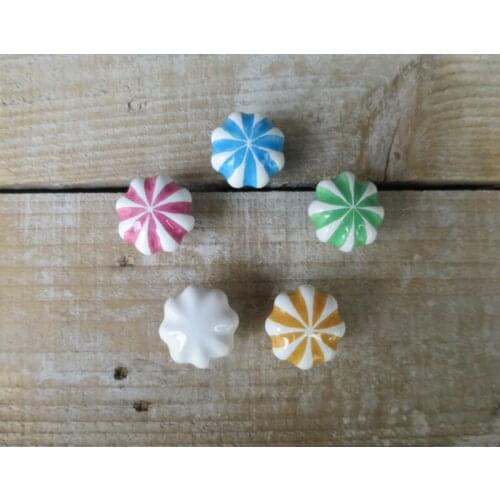 Childrens room drawer cabinet door handle Modern simple wardrobe pulls Hand-painted ceramic single handle Lovely cartoon knobs