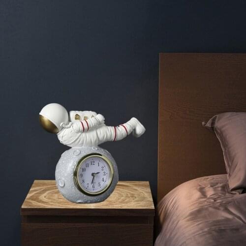 Nordic Style Astronaut Statue Alarm Clock Desktop Decor Analog Clock Bedroom Bedside Moon Sculpture Clocks