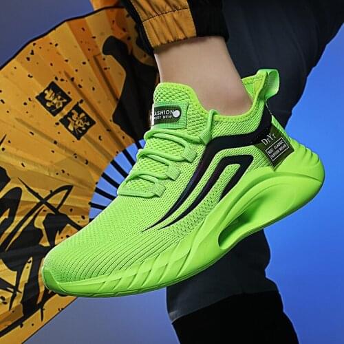 Trendy Men Sneakers Breathable Running Shoes Classic Lightweight Reflective Male Sports Shoes Outdoor Training Men Jogging Shoes