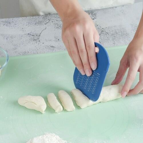 Flexible Silicone Bowl Scraper Plastic Pastry Scraper Set Food Grade Bench Dough Scraper for Baking Sourdough Bread Cake