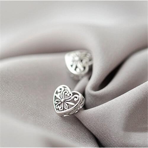 Vintage Hollowed Heart Stud Earrings for Women Silver Color Retro Korean Small Cute Earring Metal Fashion Jewelry Wholesale Gift