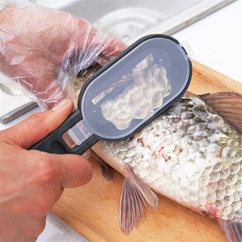 2 In 1 Plastic Fishing Scale Brush Built-in Fish Cutter Fish Skin Brush Scraping Fast Remove Fish Knife Cleaning Scaler Scraper