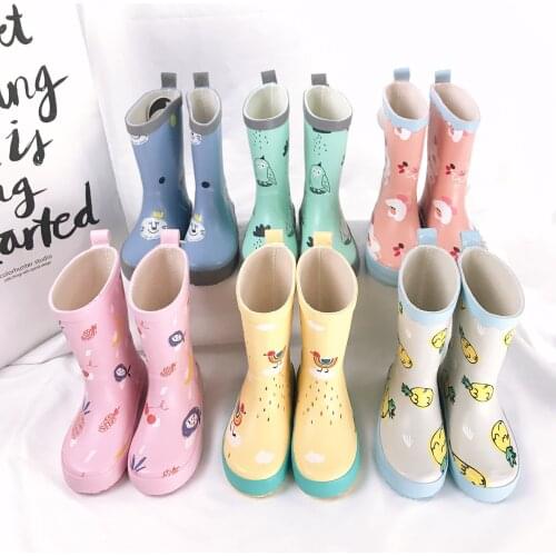 Childrens rain shoes cartoon pattern boys' and girls' middle tube waterproof boots are fashionable, non slip and comfortable