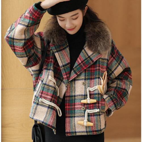 Autumn Winter Womens Woole Coat Fashion Horn Button Blended Woolen Plaid Jacket Large Size Loose Casual Short Outwear Female