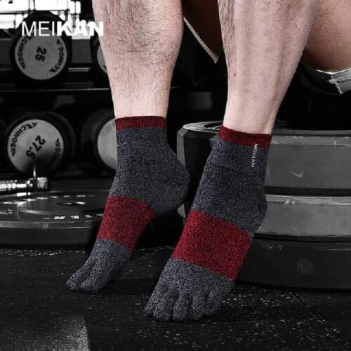 Summer outdoor hiking mens middle-cylinder breathable marathon running socks fitness anti-skid exercise five-finger socks