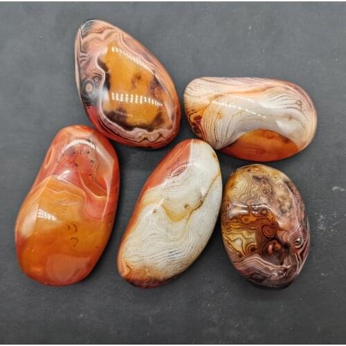100-160g Natural silk silk agate Sardonyx agate palm stones playthings small stones and crystals healing crystals