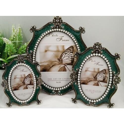 Jeweled Photo Frame Embossed Finishing Freestanding Picture Display Freestanding Baroque Retro Photo Frame Holder Table Ornament