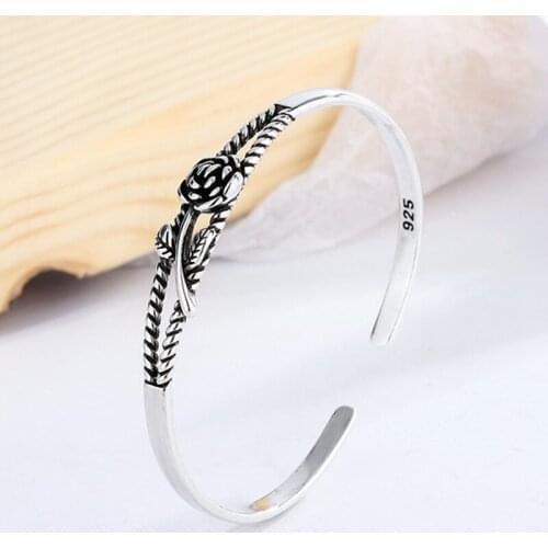 Miuoxion Wholesale Retro Flower Bracelet Simple Personality Fashion Jewelry For Women Feature Namour Charm Gift All Seasons