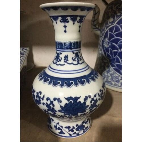Chinese Blue and white Hand painting Porcelain Vase w Qianlong Mark #1