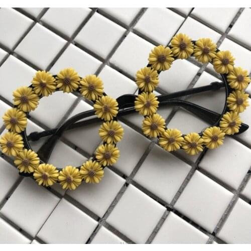 Handmade Sunglasses Yellow Little Daisy Women Sunglasses Clear Lens Small Round Sun Glasses UV400 Crative Flower DIY Eyewear