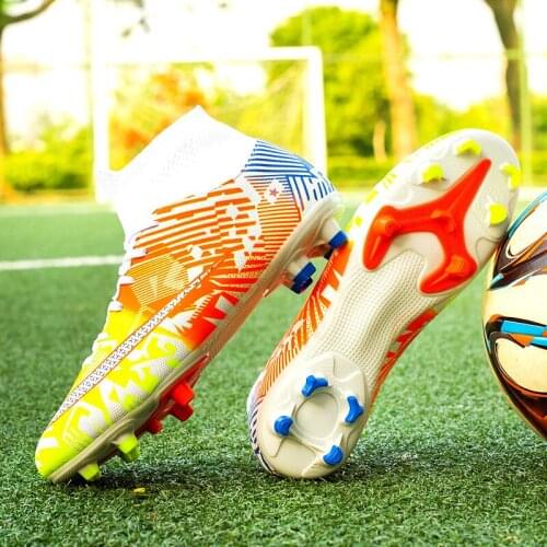 2020 Fashion Mens Soccer Shoes Comfort High Top Women Boots Men New Chaussure De Foot Couple Shoes Zapatillas Deportivas Hombre