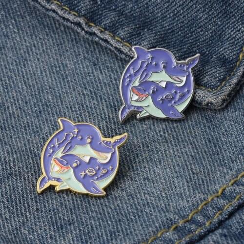 Couple Smile Twin Dolphin Enamel Pins Custom Ocean Animals Brooch Lapel Badge Cartoon Jewelry Gift for Kids Friends Wholesale