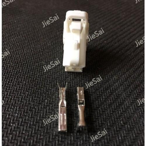 MG 610392 Motor Automotive Connector Wiring Connector Plug MG611273