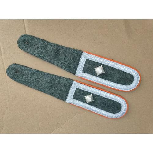 PAIR WWII German Heer later Fieldgendarmerie Feldwebel shoulder boards
